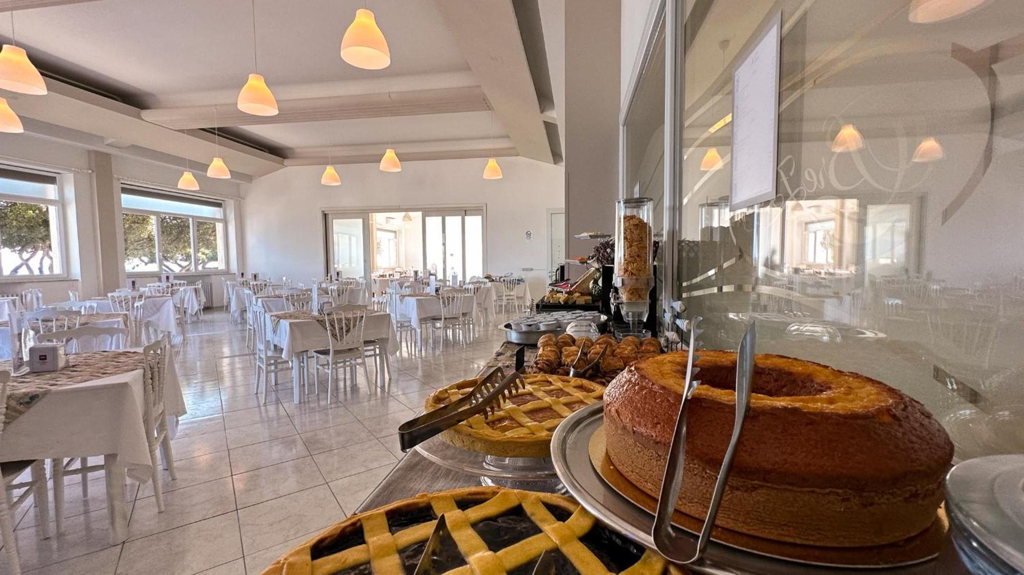 Villa Mg Hotel ซันตามารีเนลลา ภายนอก รูปภาพ